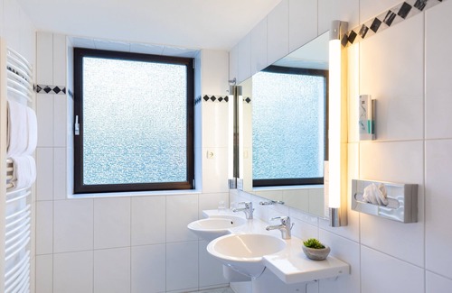 Brueck Hotel | Garner Hotel Cologne East by IHG
