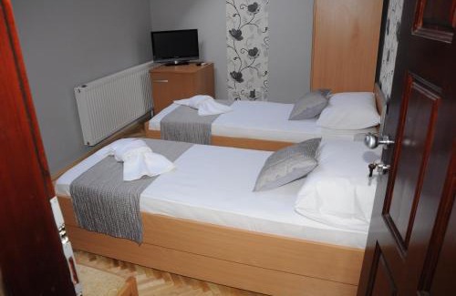 City Center House | Garni Hotel Laguna Lux