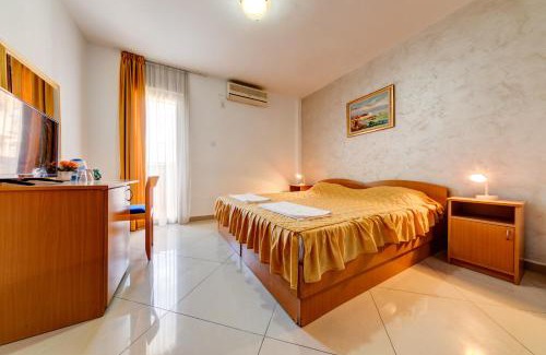 Velji Vinogradi Apartment | Garni Hotel S Coast