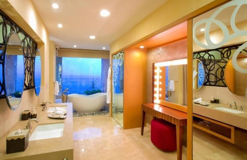 South Shore Hotel Area Resort | Garza Blanca Preserve Resort & Spa - Luxury Room
