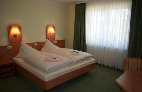 Groß Ernsthof Hotel | Gasthof & Pension Zum Himmel