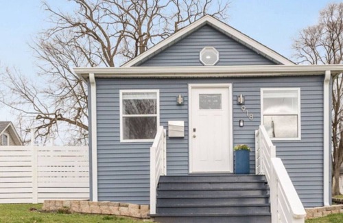 Northeast South Bend House | Gate 14–Your Home by the Dome!