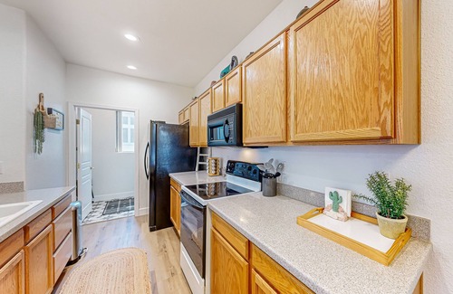 Kierland Condo | Gated community condo with pool, hot tub, gym, & private patio - near golf