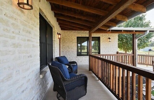 Fredericksburg House | Gateway Gathering House - Fredericksburg, Wineries, close to town.