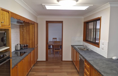 Bomaderry House | Gateway to Shoalhaven. Spring special is now available.