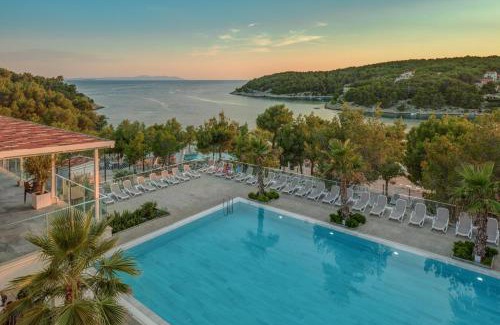 Cove Osibova (Milna) Hotel | Gava Waterman Island Cottages - All Inclusive
