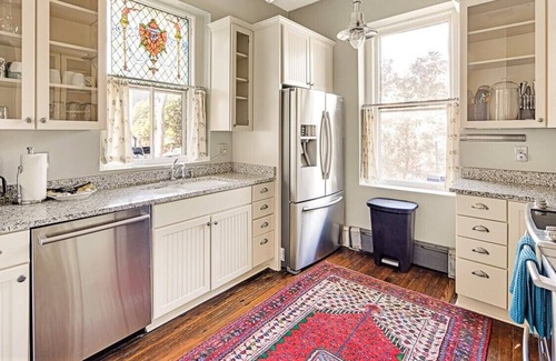 Stanton Park House | Gay Friendly Grand Corner Home 3 blocks to Cap