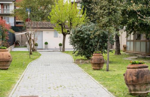 Florence Apartment | Gaya Oasi Verde