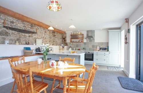 Black Torrington Cottage | 2 bedroom accommodation in Buckland Filleigh near Bideford