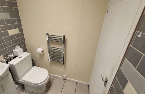 Sutton Coldfield Apartment | Beautiful serviced flat with parking & free Wi-Fi