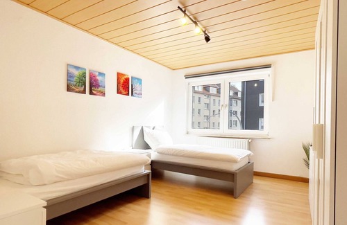 Schalke Apartment | Ge09a - Ferienwohnung mit Balkon in Gelsenkirchen, 50qm, 2,5 Zimmer, Max. 4 Personen