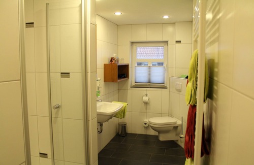Reichardsroth Apartment | Gemütliche 72qm Ferienwohnung mit Terrasse; kostenfeies Parken und WLAN