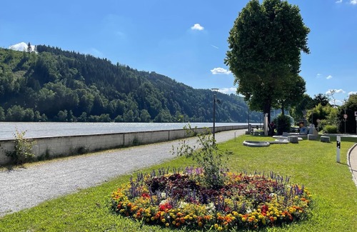 Obernzell Apartment | Gemütliche Dachgeschossferienwohnung mit Platz für 1-6 Personen