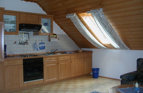 Stammbach Apartment | Gemütliche Ferienwohnung (75qm) mit Zugang zu Spielplatz