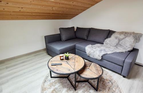 Bad Wiessee Apartment | Gemütliche Ferienwohnung im DG am Tegernsee - Bergblick, Ruhe & ganz viel Platz