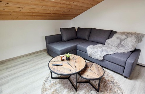 Bad Wiessee Apartment | Gemütliche Ferienwohnung im DG am Tegernsee - Bergblick, Ruhe & ganz viel Platz
