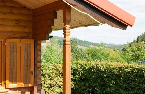 Medebach Cabin | Gemütliches Blockhaus auf Schönem Campingplatz