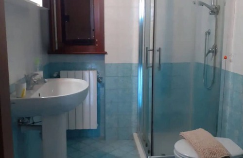 Costa Volpino Apartment | Gemütliches Haus am Iseo See mit Garten und Seeblick