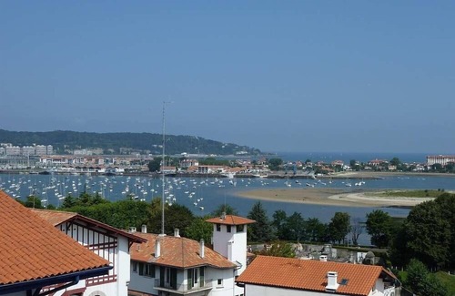 Hendaye Apartment | Generous holiday flat for 4 persons, WiFi