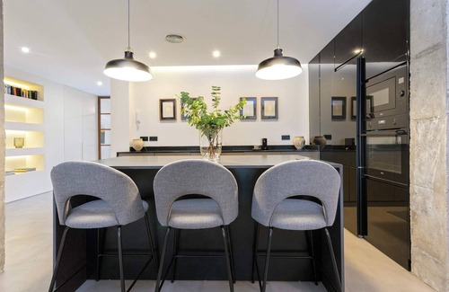 Triana Apartment | Genteel Home Pureza
