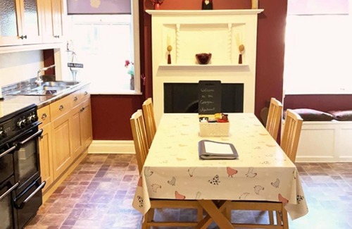 Gosport Apartment | Georgian Apartment - 2 double bedrooms sleeping 4