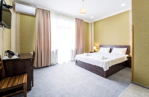 Kutaisi Hotel | Georgian House