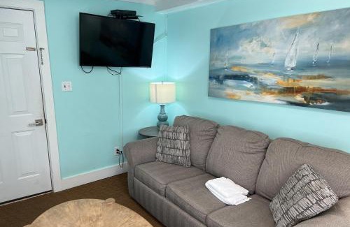 Savannah Beach Apartment | Georgianne Suite Seven