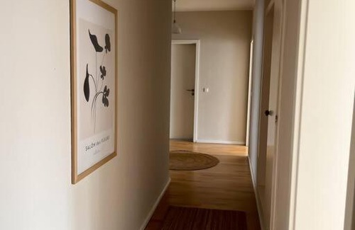 Frohnhausen Apartment | Geräumig, zentral, Messe nah! BE1R
