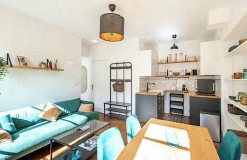 Saint-Louis Apartment | Geranimus The court of scents