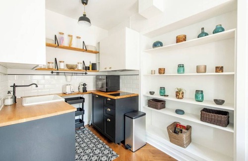 Saint-Louis Apartment | Geranimus The court of scents