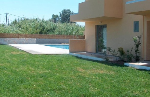 Gerani Apartment | Gerona Mare Studio Self Catering 3pax