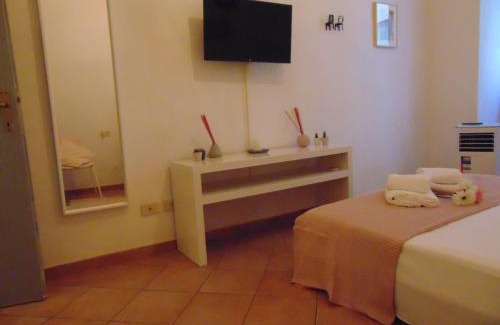 Sant' Ambrogio Apartment | Gessi Charming Apartments