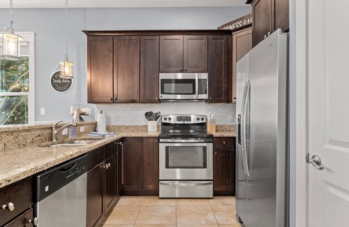 Gulf Place Cottage | Get away to the beach & 30A Gulf Place dining! Heated community pool! nn