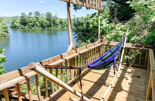 Clanton Cabin | Get off-grid at lakefront Cabin at Sawmill Branch