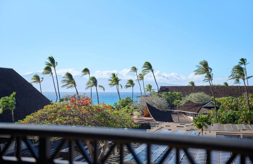Kaanapali Hotel | Get Ready for Adventure! Outdoor Pool, Oceanview, Near Alii Kahekili Beach