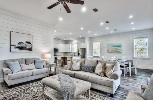 Frangista Beach House | Get Your Sun With Jetted Pool And Game Room