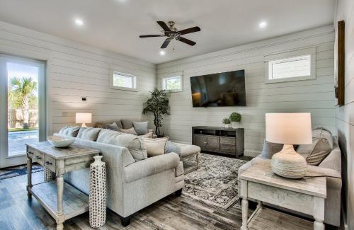 Frangista Beach House | Get Your Sun With Jetted Pool And Game Room