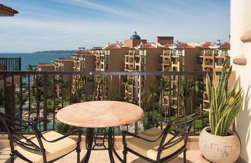 Flamingos Resort | Getaway 2BR Suite at Villa del Palmar Flamingos