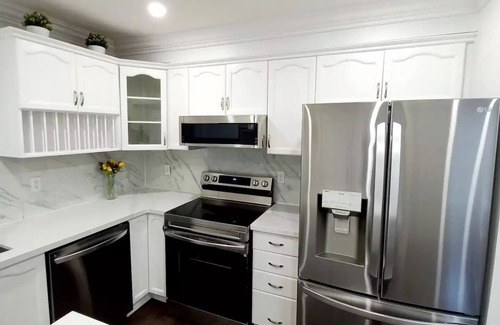 Orillia House | ❤ Getaway with an 8-seater Hot Tub ❤nn