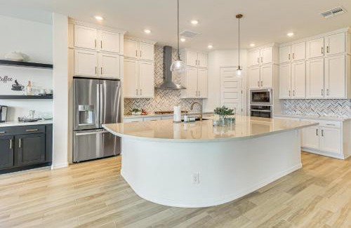 Avondale House | Getaway with Fenced Yard 4 Mi to Phoenix Raceway