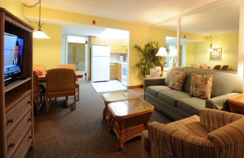 Destin Condo | Getaways at Destin Holiday Beach Resort