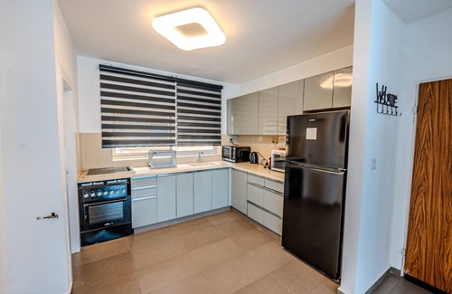 Kerem HaTeimanim Apartment | Geula 1