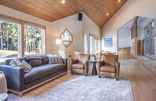 Black Butte Ranch House | GH091A | Views of Big Meadow 5th fairway. Spacious home with a game room!