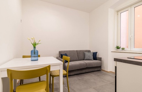 Trieste City Centre Apartment | Ghiberti Apartments - Blue and Gold