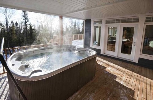 Petite-Riviere-Saint-Francois Villa | Give Your Group Affordable Luxury