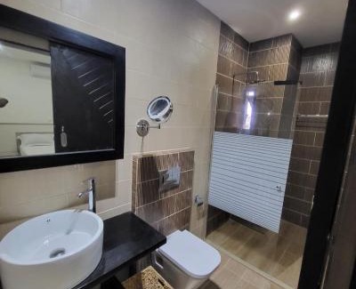 Lome Apartment | Giani Lodge