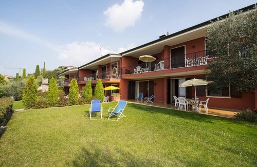 Frader Apartment | Gianni with 2 bedrooms, in the ground floor with garden and lake view