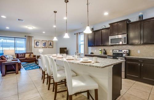 Four Corners House | Giant Villa wPool FREE Water Park7mi to DISNEY
