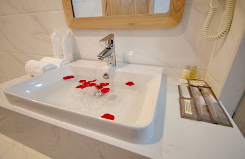Vinh Hai Hotel | Gibson Hotel Nha Trang