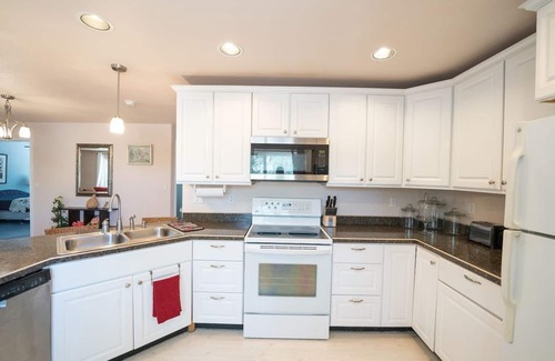 Thatcher House | Gila Valley Cottage - Quiet Stay near EAC, Trails